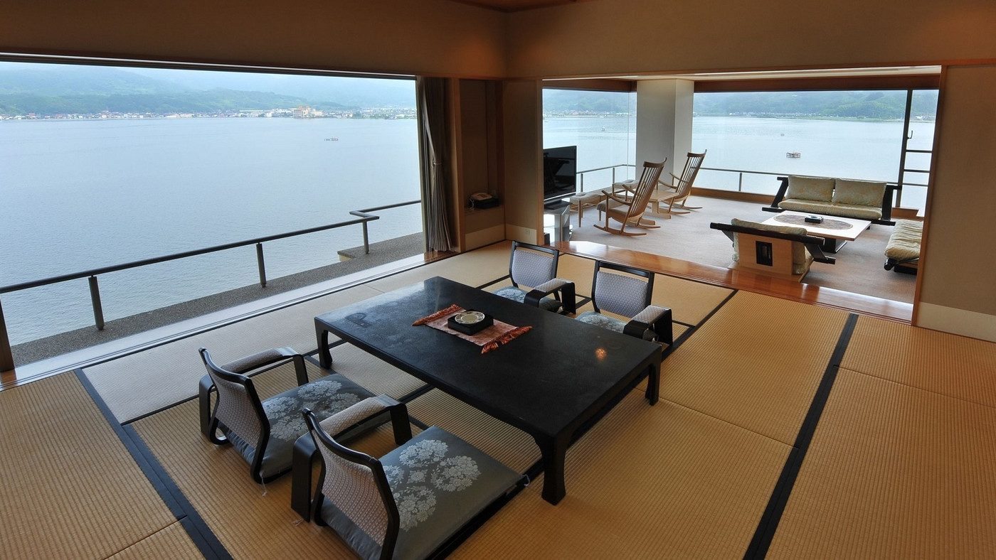 温泉は100％源泉掛け流し♪湖上露天風呂で心も体も開放できちゃうお宿3459023