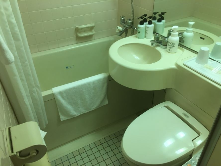 パッと見、少し広く感じました。