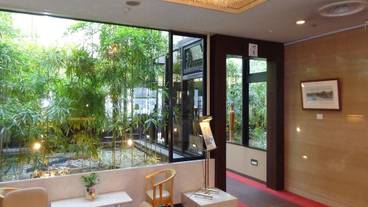 内部エントランス / 2