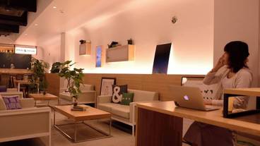 ロビーラウンジ / 8