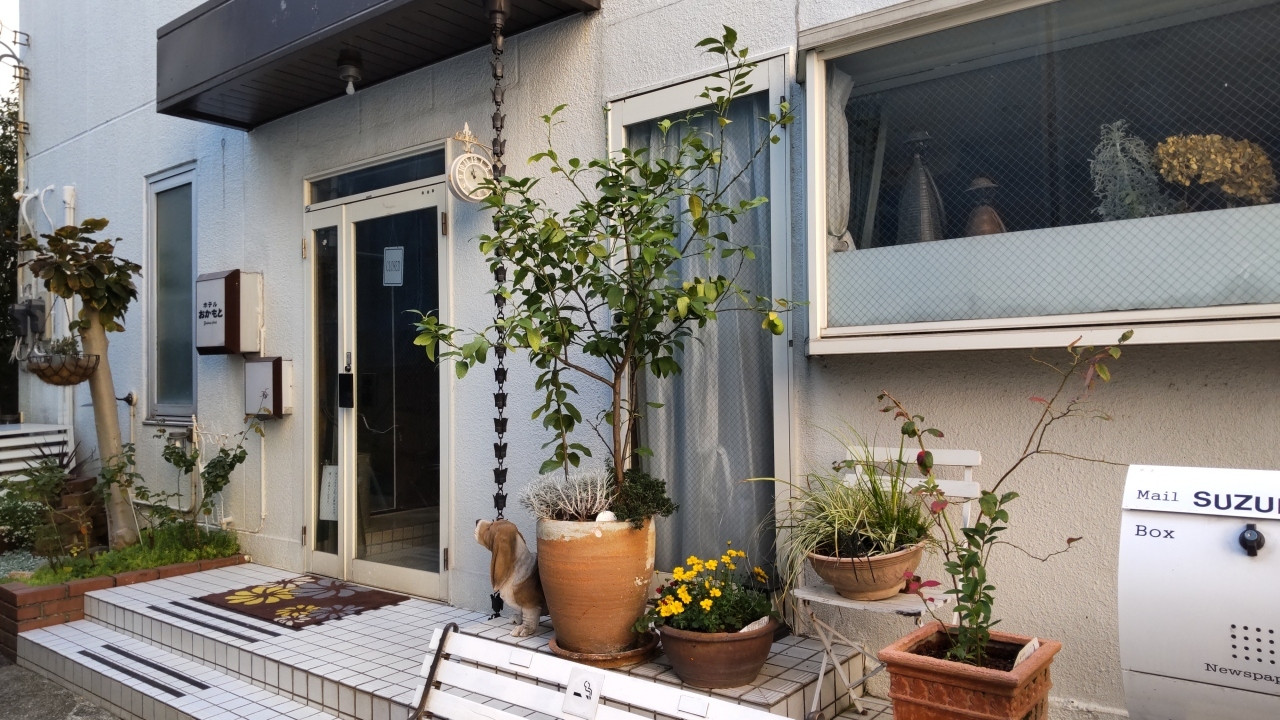 5. 一人で泊まれるお部屋が充実「ビジネスホテル おかもと」3483263