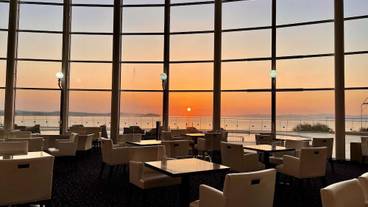 ロビーラウンジ / 4