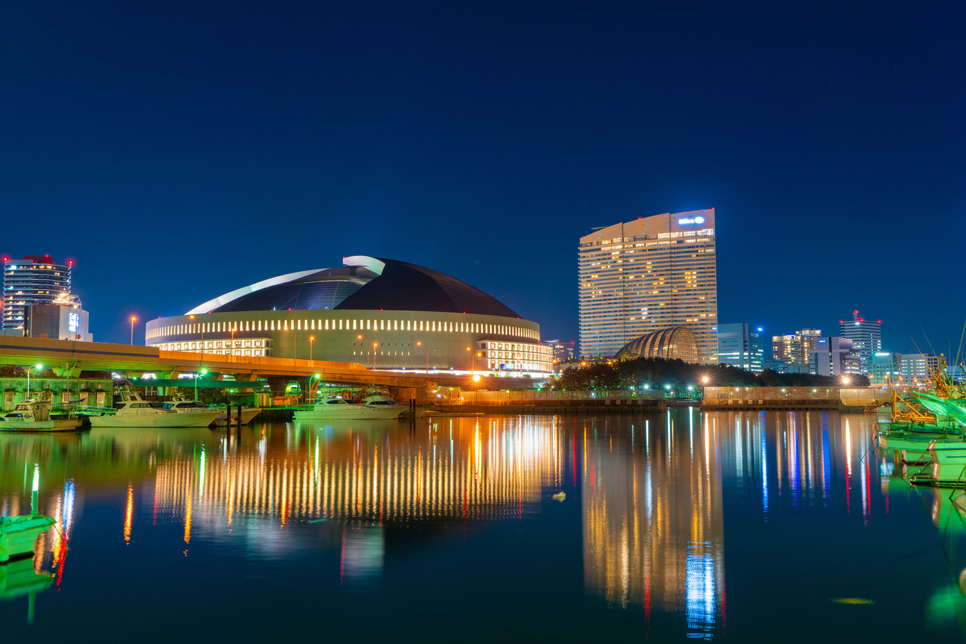 ペイペイドーム・福岡タワー方面の夜景