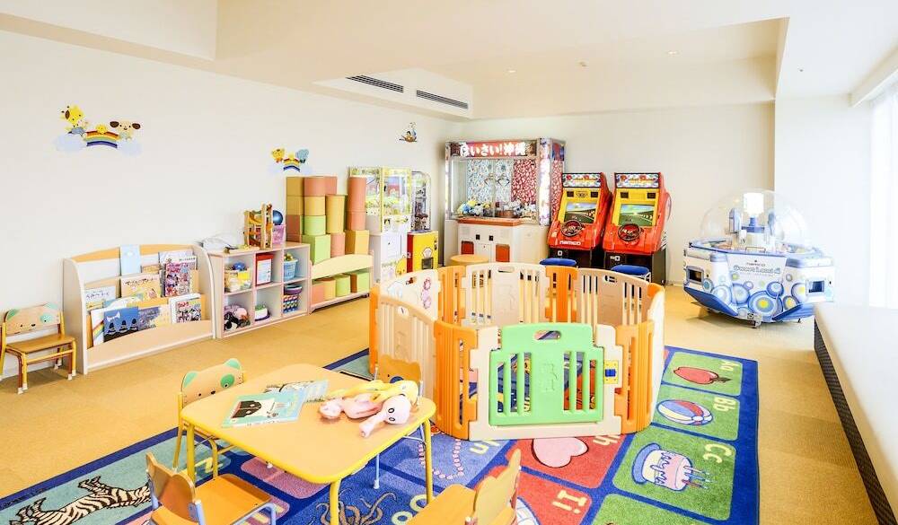 子供と館内で遊ぶ
充実の夜時間 / 3