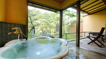 Satisfy your mind and body with an open-air bath in your room and delicious food3643968