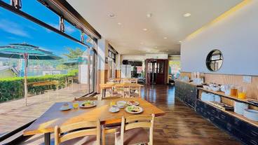 朝食スペース / 3