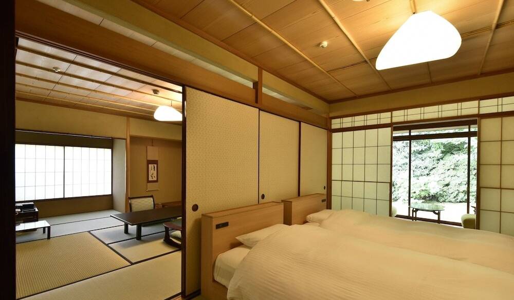 情緒たっぷり
純和風の客室へ / 3