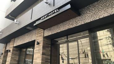 施設の入り口 / 28