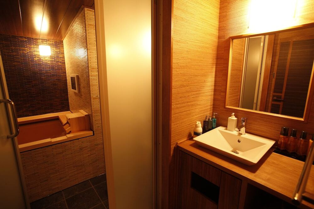 金泉風呂付き一般客室（10畳）洗面スペース