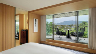 スイート キングベッド 1 台 マウンテンビュー (Terrace)