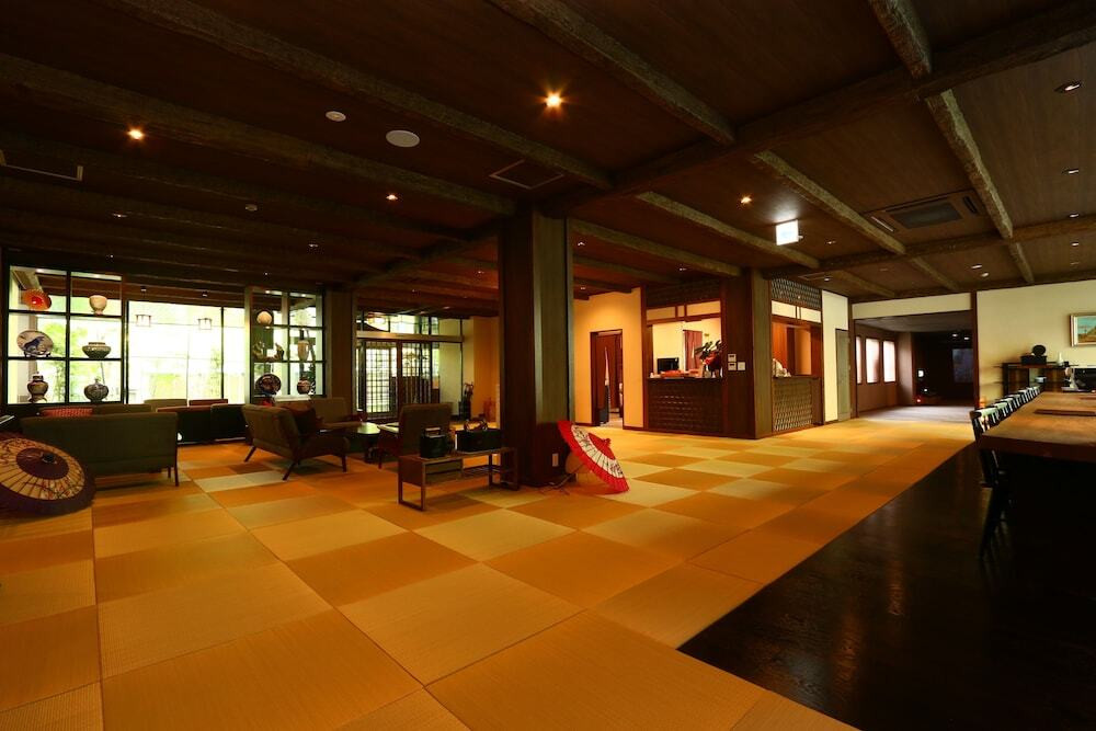 ロビーラウンジ