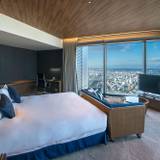 名古屋の景色に興奮
広めの部屋で寛いで / 2