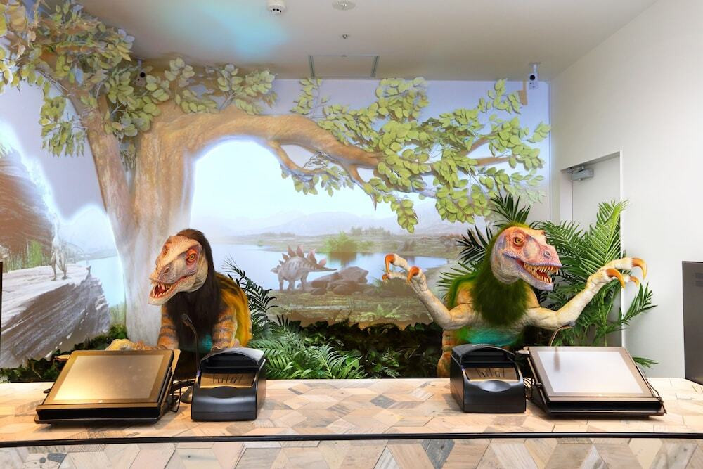 恐竜ロボットがフロントスタッフに！4290138