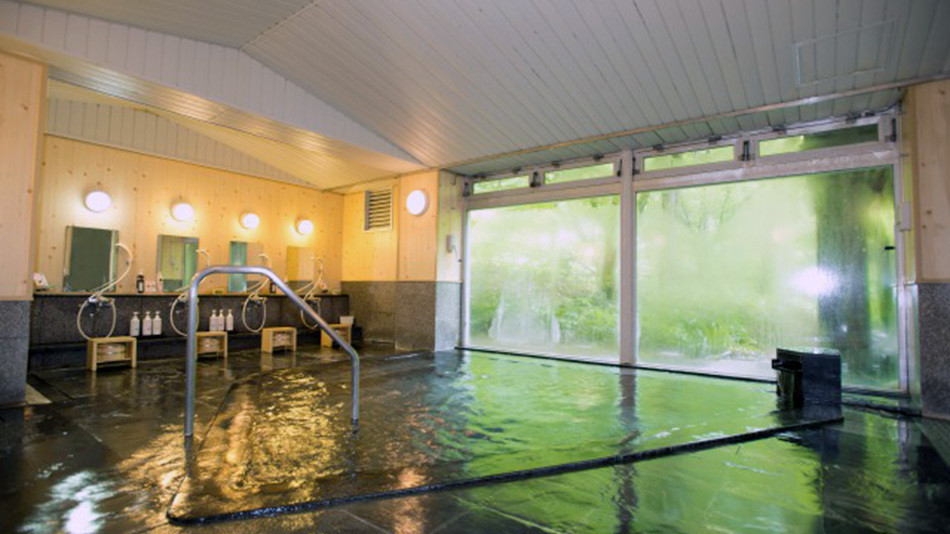 湯檜曽駅からすぐ、モダンな温泉宿4085207