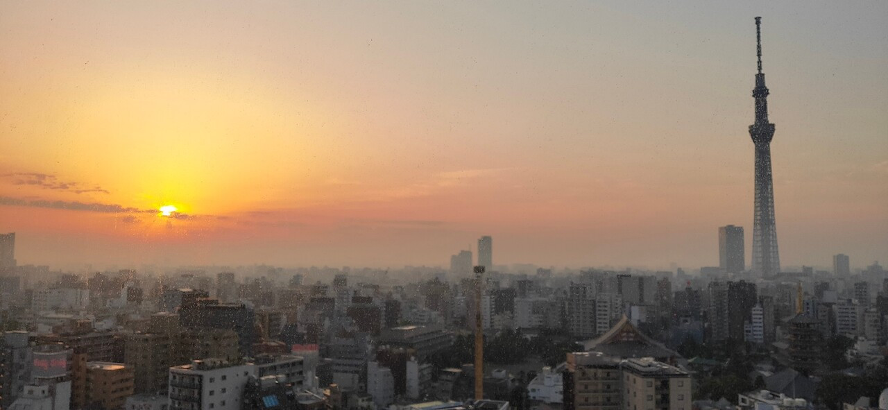朝の東京スカイツリー