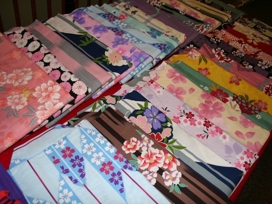 バリエーション豊富でも全部無料の「色浴衣」3515481