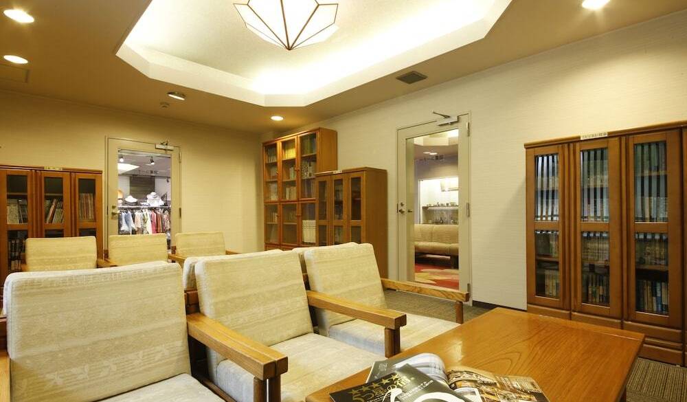 読書コーナー / 4