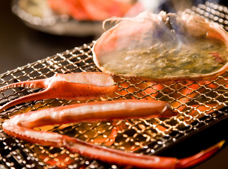 五箇山の自然を望む展望風呂と、料理人の技が光る料理が味わえるお宿3427513