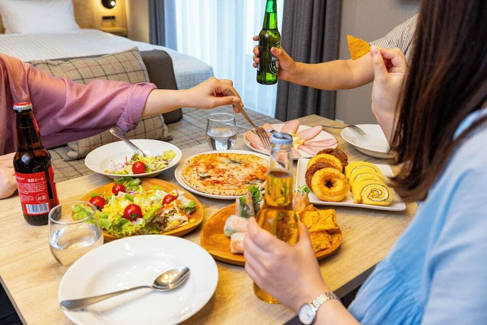 客室内のダイニングエリア