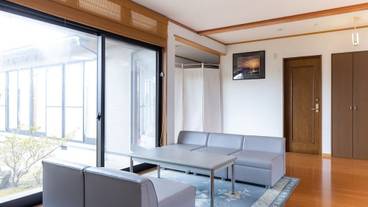 ロビー応接スペース / 4