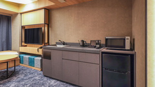 デラックスフォースルーム + ソファベッド2台 禁煙