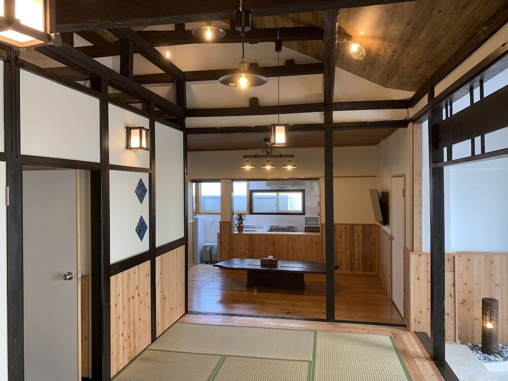 客室内のダイニングエリア