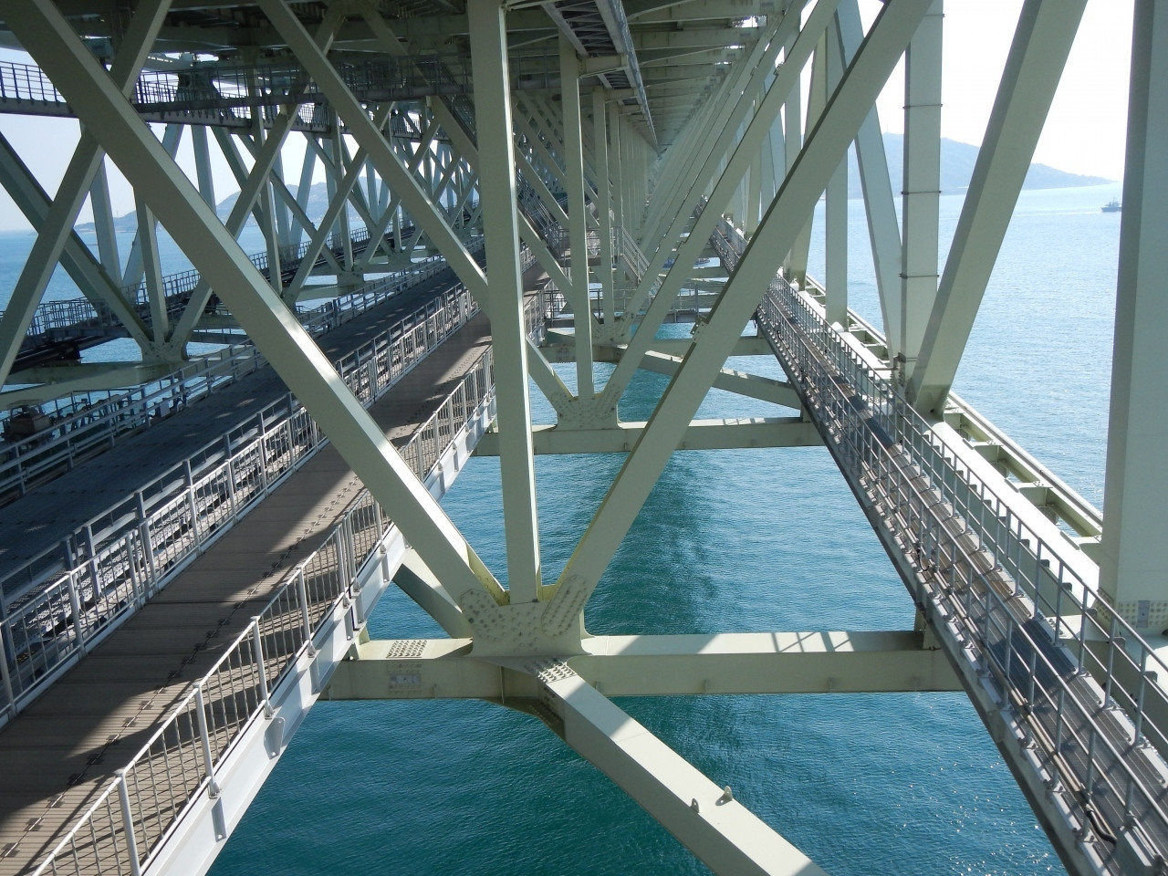 世界最長の吊り橋「明石海峡大橋」787068
