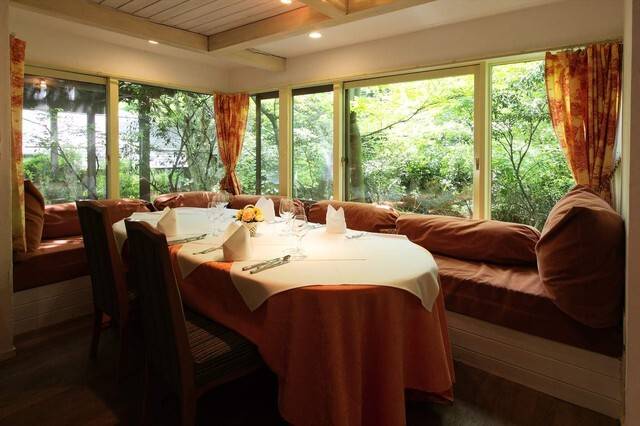 オーベルジュの魅力は
美しい食にある / 4