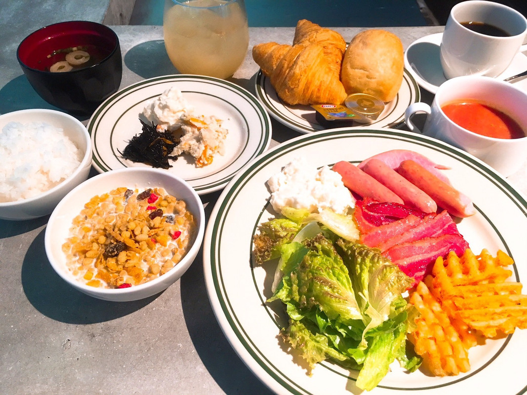 朝食