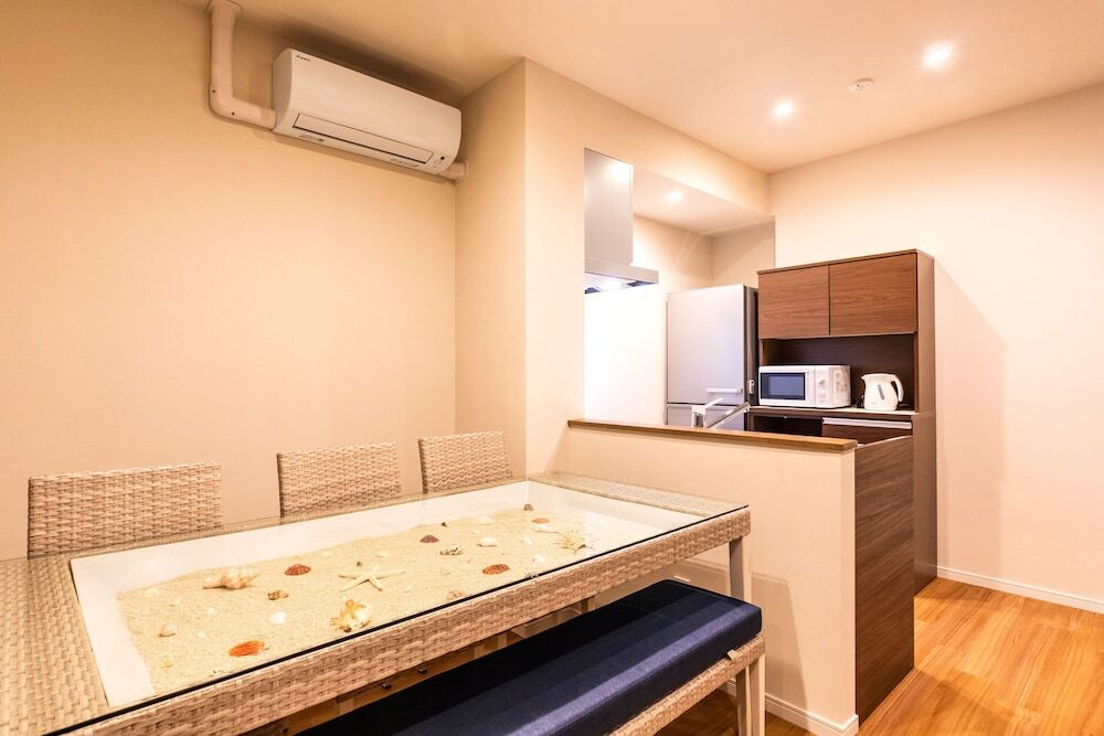 客室内のダイニングエリア