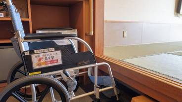 お客様用の車椅子 / 1