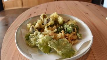 客室内のダイニングエリア / 12