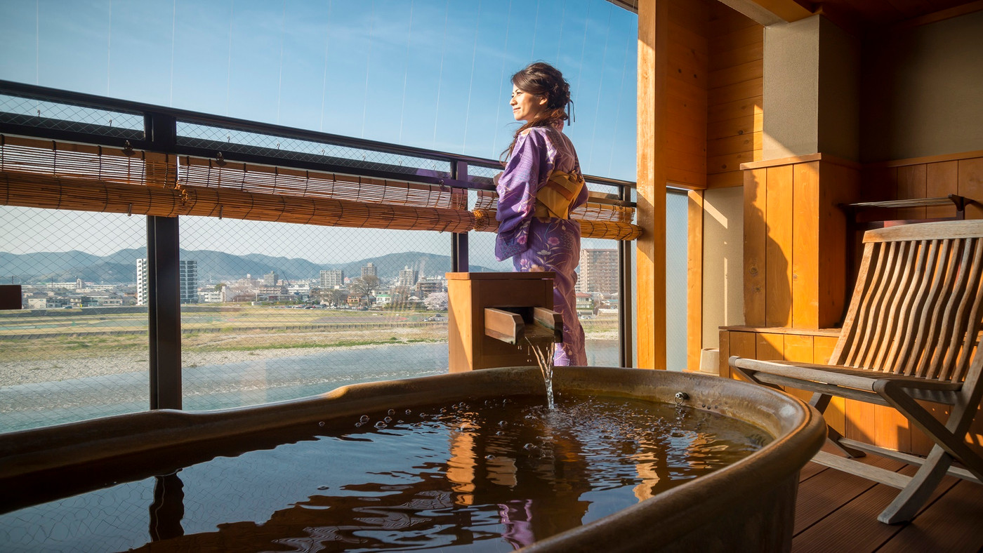 歴史と伝統の風情、魅力あふれる長良川温泉の旅3518297