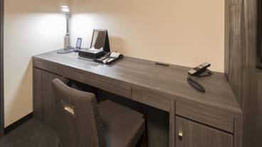 室内のビジネス センター / 24