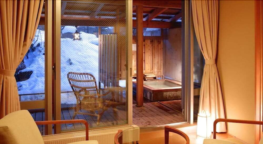 6つのお風呂で温泉三昧＆エステで至福のひと時3925652