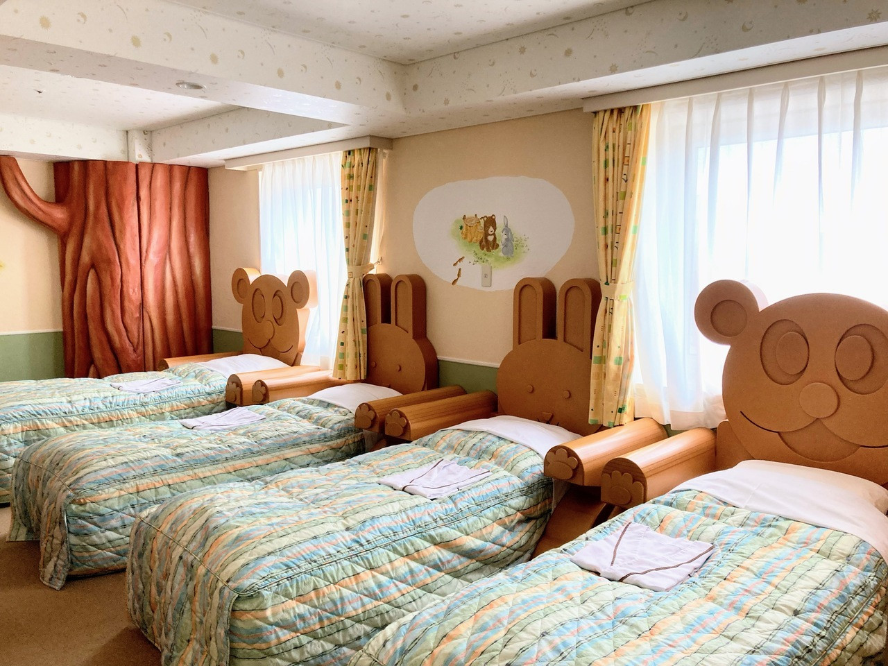 ファミリー向けのお部屋が3タイプ。朝食は色とりどりのバイキング♪3910844