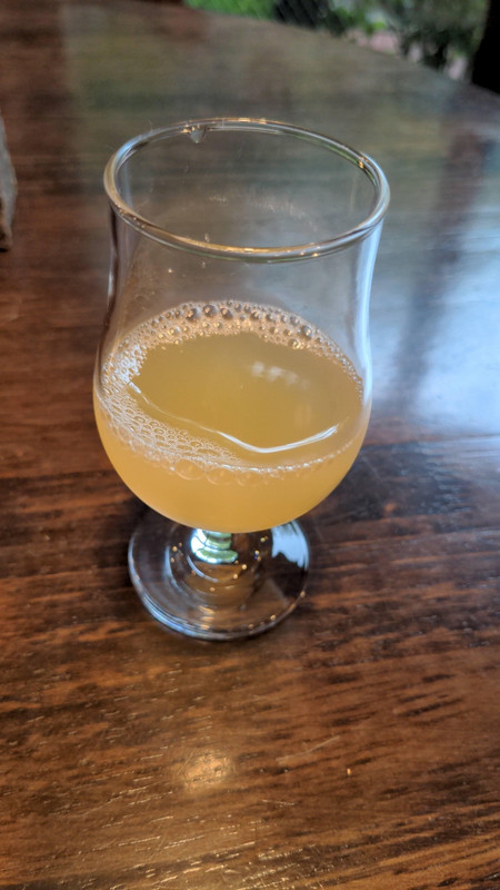 到着したらりんごジュース。おいしかった