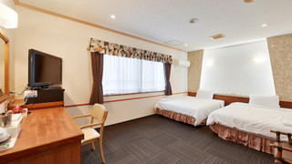 ツインルーム ダブルベッド 2 台 禁煙