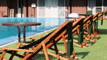 プールサイドバー / 23