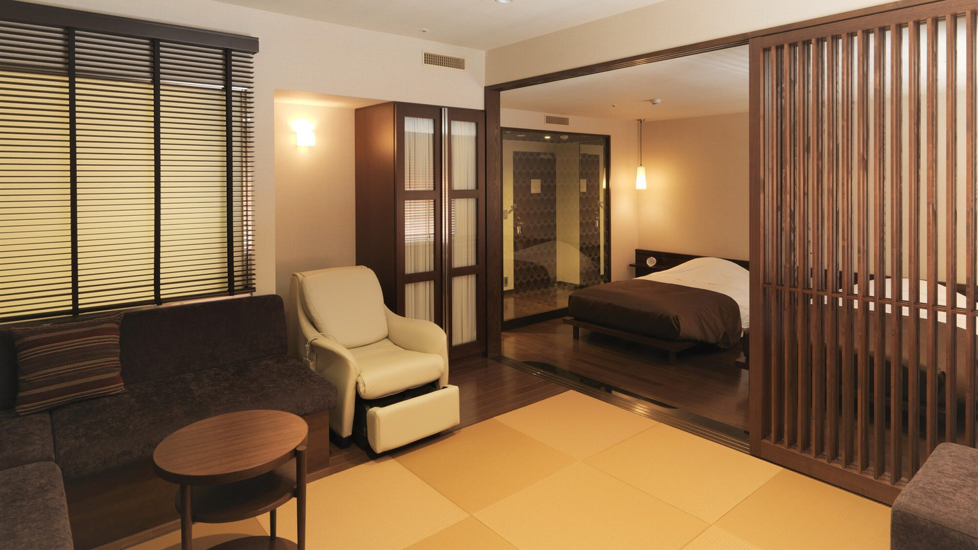 「森ラウンジ」で親子一緒に寛ぎ、夕食はビュッフェで満腹!4001778