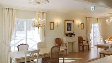 客室内のダイニングエリア / 5