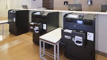 チェックイン / チェックアウト キオスク / 1