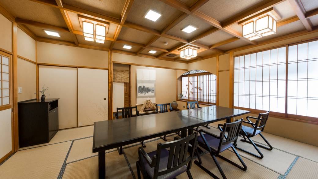 伊豆の魚介が満載
会席料理に舌鼓 / 5