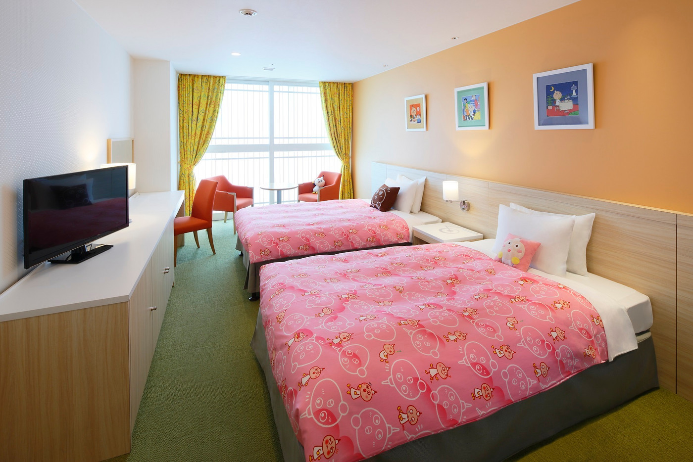 たわわちゃんに囲まれた「たわわちゃんルーム」にみんな大喜び！3949107