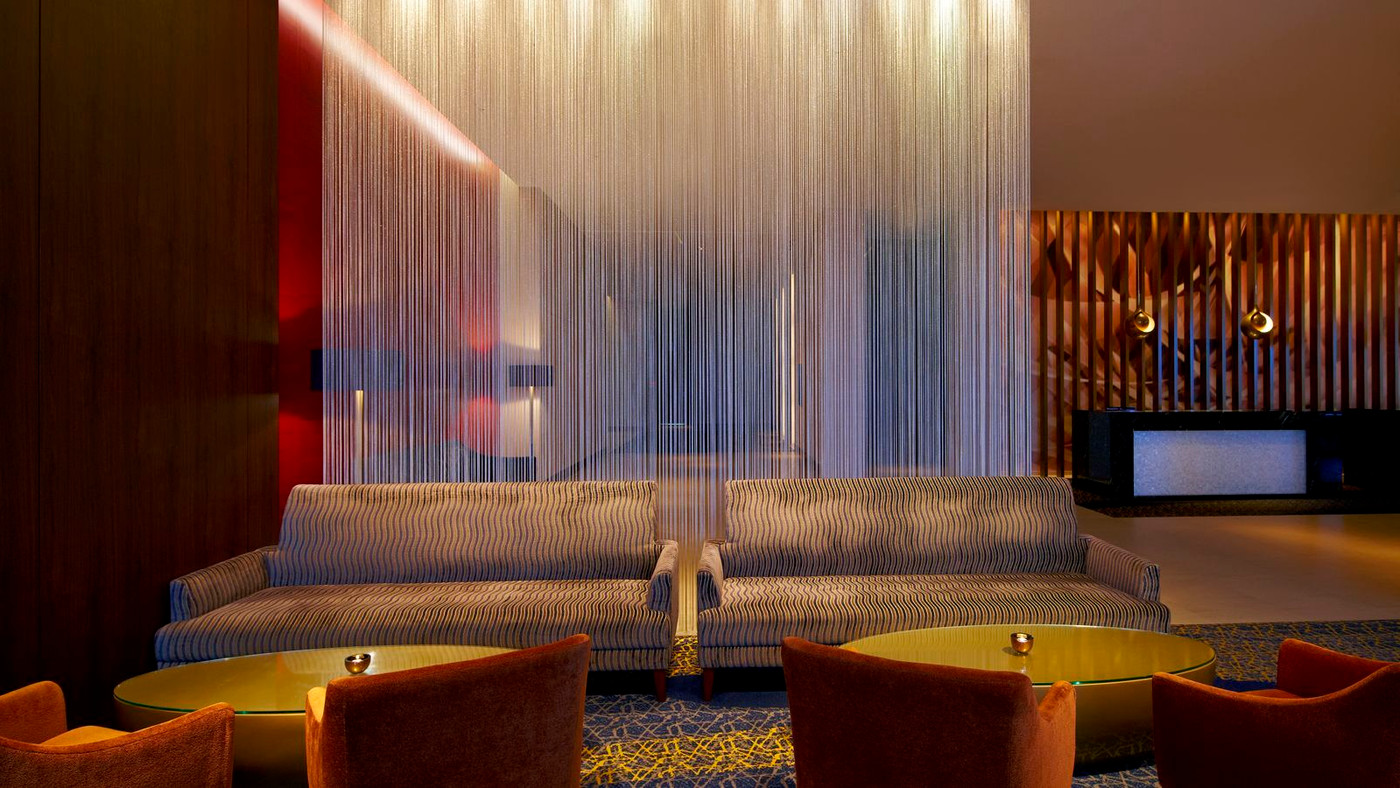 仙台の夜景がグラスに揺らめく夜3641049