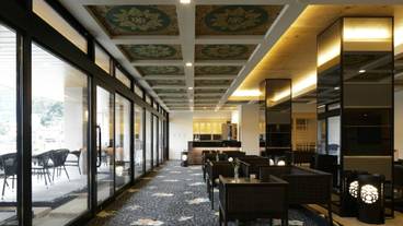 ラウンジ 湖の波 / 3