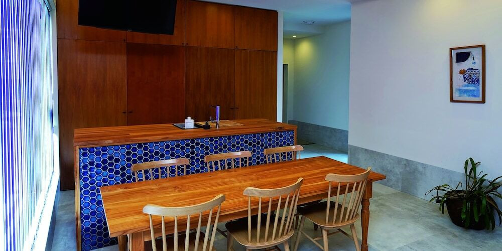 客室内のダイニングエリア