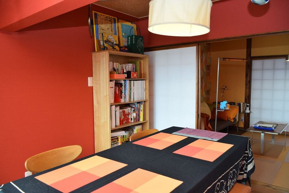 客室内のダイニングエリア