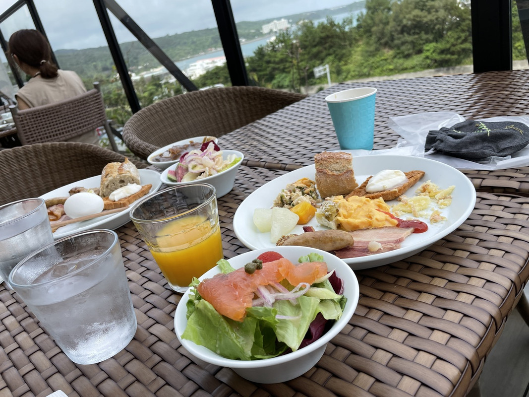 朝食