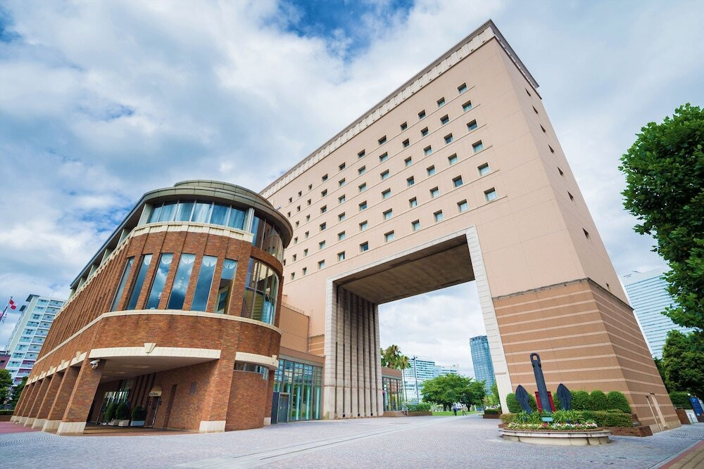 7.みなとみらいの凱旋門⁉ショッピングに便利「ナビオス横浜」4011131